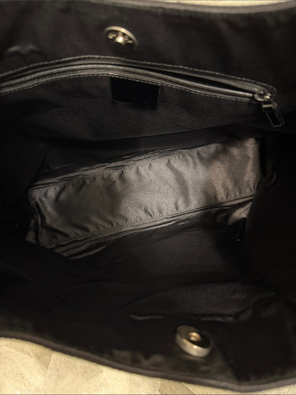 Gucci Classic Black Hobo Shoulder Bag - Picture 8 of 10